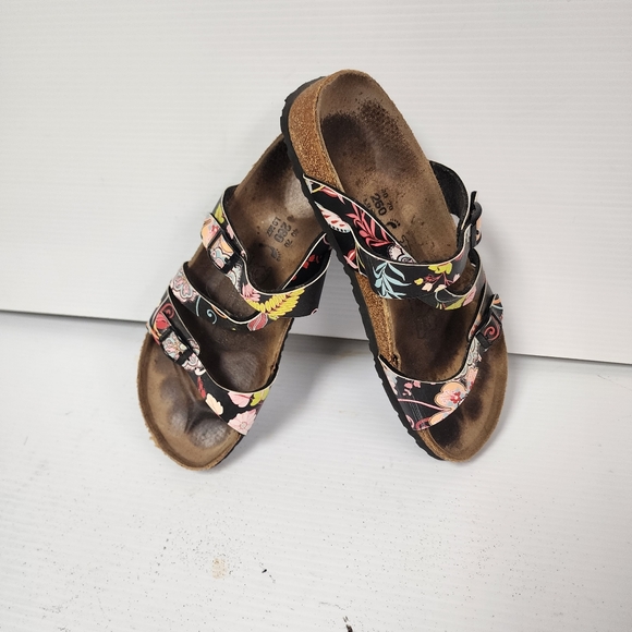 Birki's Floral and Leaf Print Adjustable Cross Strap Sandal Size 7 - Picture 2 of 8